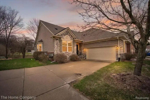 626 Rachel LN, Milford, MI 48381