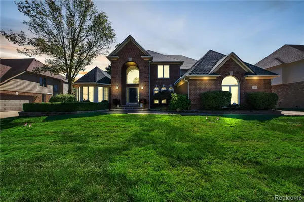 2976 Mangrove DR, Sterling Heights, MI 48314