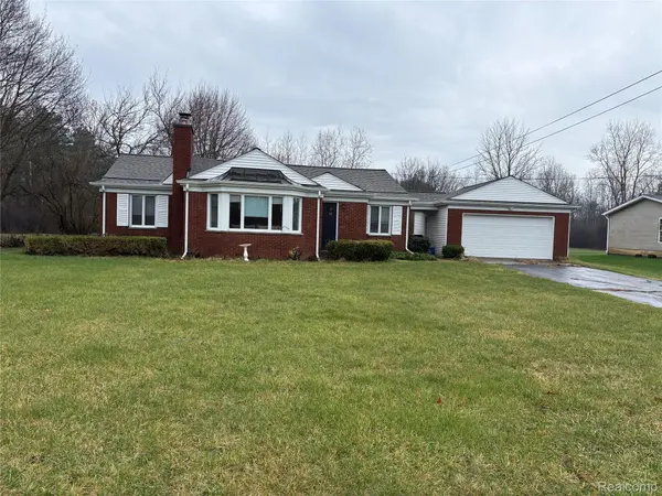 3377 S MACKIN Road, RD, Flint Charter Township, MI 48504