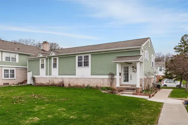 21384 E Glen Haven CIR, Novi, MI 48167