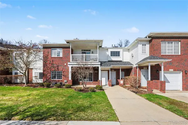 5397 Twin Oaks DR, Sterling Heights, MI 48314