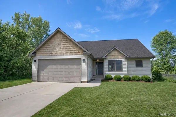 6490 E Coldwater RD, Genesee Charter Township, MI 48506