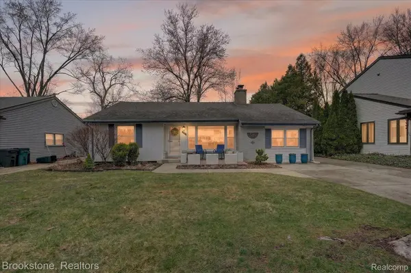 15636 Kirkshire AVE, Beverly Hills Village, MI 48025
