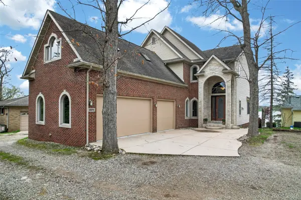3071 School Lake DR, Brighton Township, MI 48114