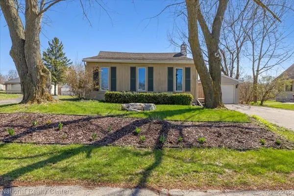 5067 Walsh DR, Brighton Township, MI 48114