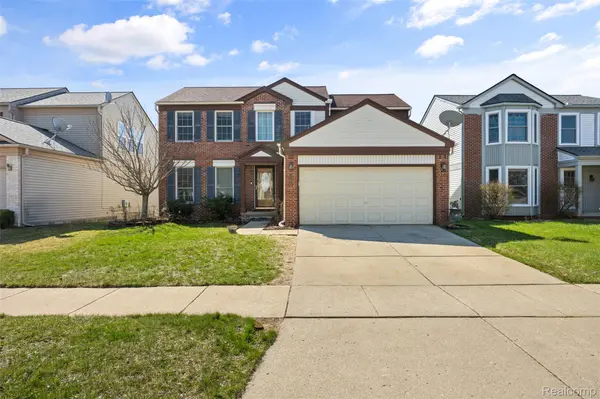 3354 Turnberry LN, Ann Arbor, MI 48108