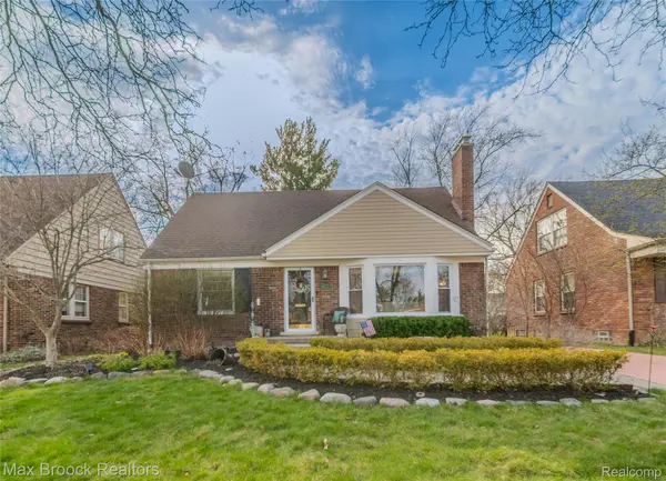 1633 Edgewood DR, Royal Oak, MI 48067