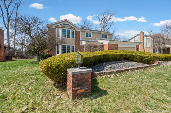 5325 Allison DR, Troy, MI 48085