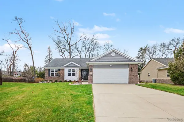 3816 Lyndon LN, Waterford Charter Township, MI 48329