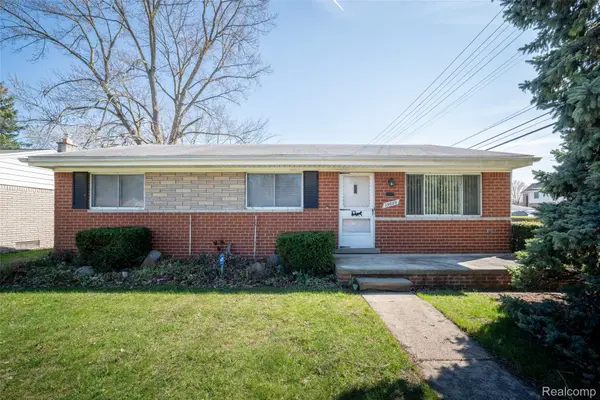 29889 Brown CT, Garden City, MI 48135