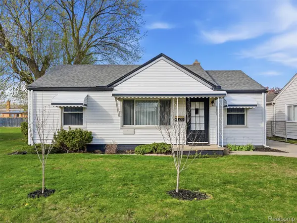 22301 Bon Heur ST, St. Clair Shores, MI 48081
