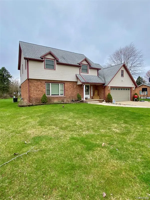 5177 Elizabeth LN, Almont Township, MI 48003