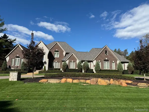 8146 Cotswold LN, Village Of Clarkston, MI 48348