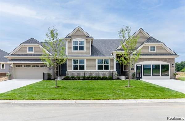 3947 Chatham PL #107, Brighton Township, MI 48114