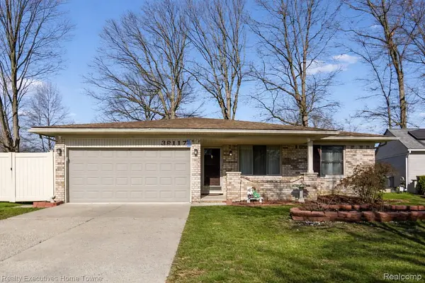 39117 Della Rosa DR, Sterling Heights, MI 48313