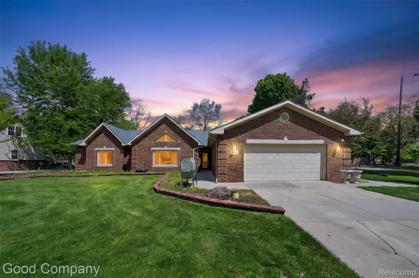 24548 Sargent AVE, Southfield, MI 48033
