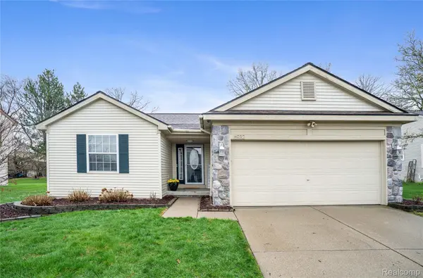 6932 Wellesley BLVD, Waterford Charter Township, MI 48327