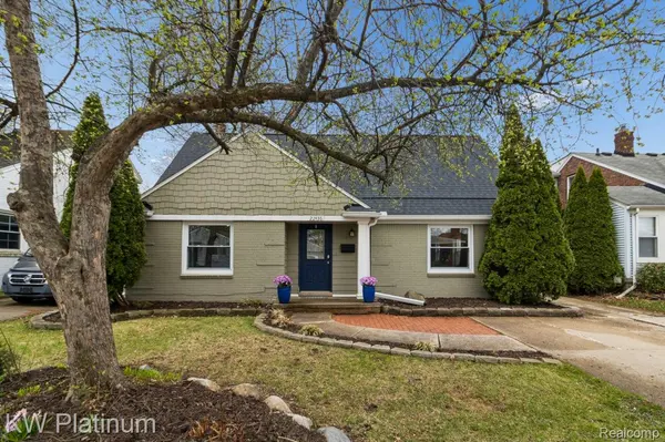 22436 Lakeland ST, St. Clair Shores, MI 48081