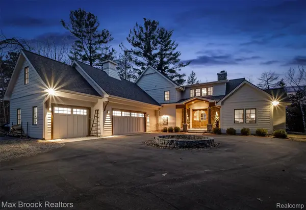 1432 S East Torch Lake DR, Forest Home Township, MI 49615