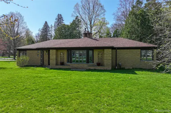 6214 Hugh ST, Burton, MI 48509