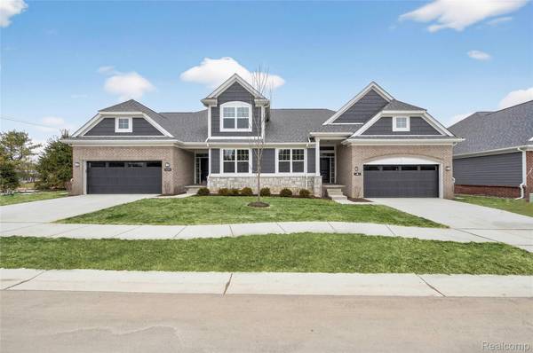 1518 Turner DR #9, Commerce Charter Township, MI 48390