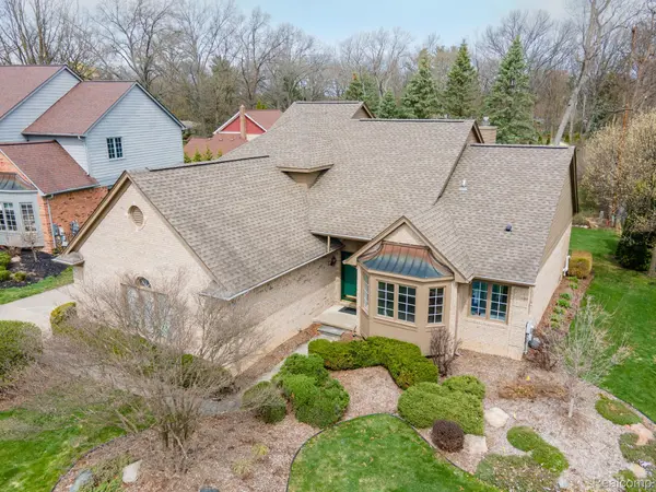 3598 Sahalee DR, Rochester Hills, MI 48309