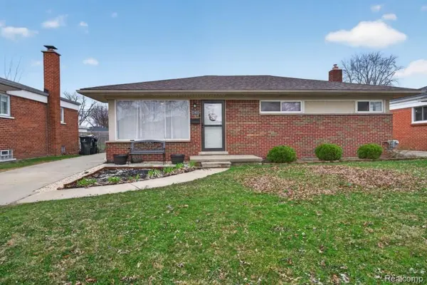 23407 Recreation ST, St. Clair Shores, MI 48082
