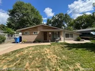 22848 N Brookside DR, Dearborn Heights, MI 48125