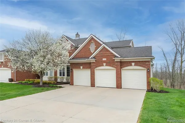 24838 Valleywood DR, Lyon Charter Township, MI 48178