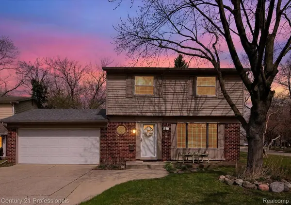 9343 Caprice DR, Plymouth Charter Township, MI 48170