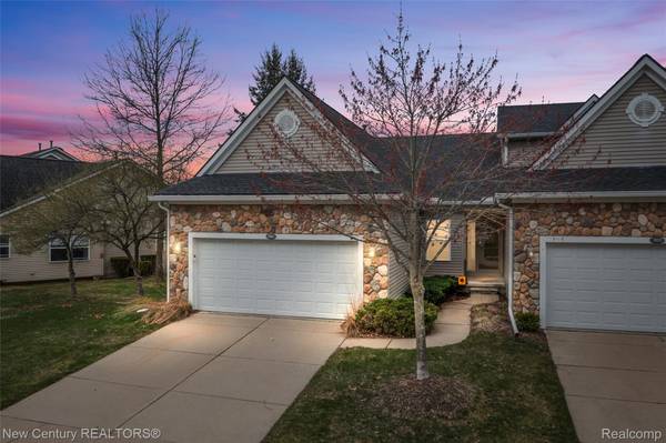 3561 Grove LN, Auburn Hills, MI 48326