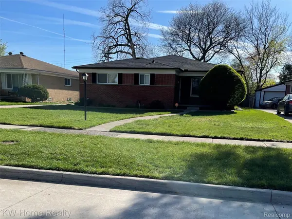 15838 Harden CIR E, Southfield, MI 48075