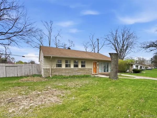 10280 Troy ST, Oak Park, MI 48237