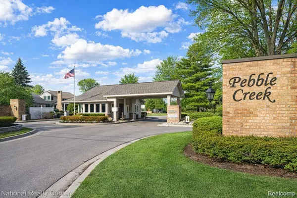 7309 Creek View CIR, West Bloomfield Charter Township, MI 48322