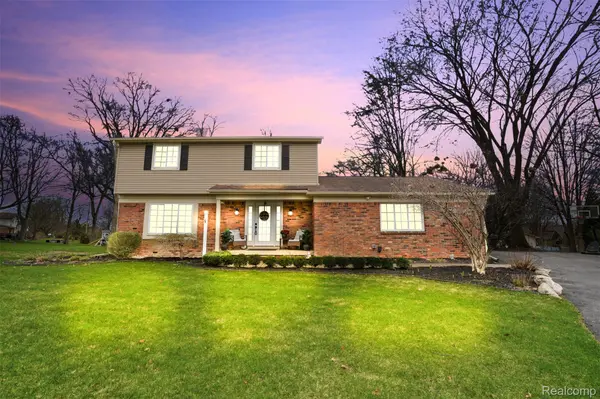 9610 Woody CT, White Lake Charter Township, MI 48386