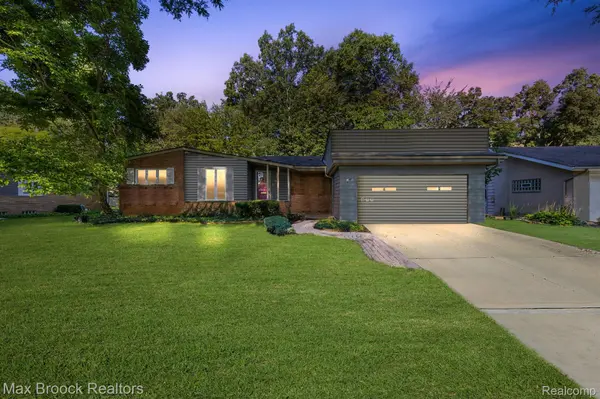 966 WOODLEA ST, Birmingham, MI 48009