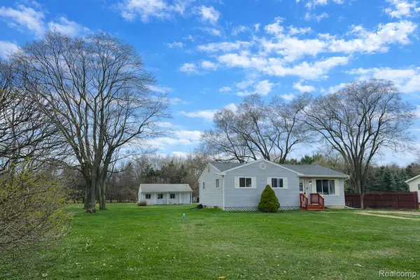 9035 N Linden RD, Vienna Charter Township, MI 48420