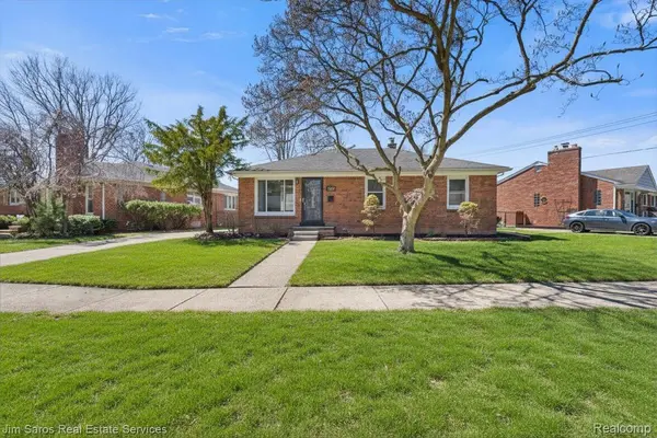 22150 Mauer ST, St. Clair Shores, MI 48080