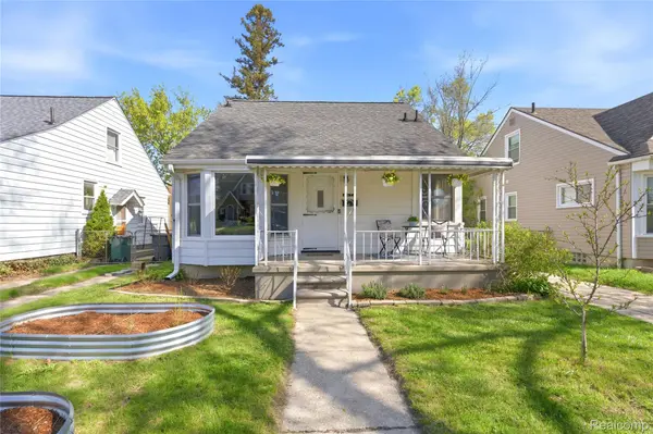 8570 Troy ST, Oak Park, MI 48237