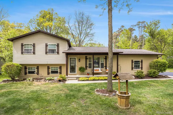 8450 Pineview Lake DR, Argentine Township, MI 48451