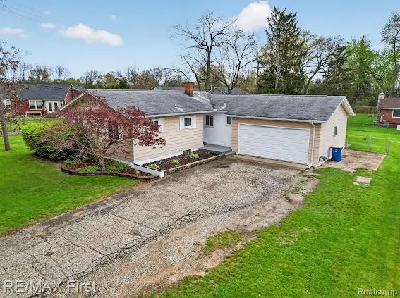 3740 Clintonville RD, Waterford Charter Township, MI 48329