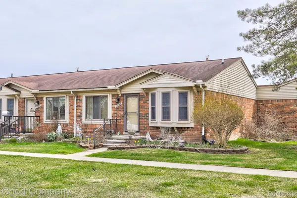 57156 Faircrest DR, Washington Township, MI 48094