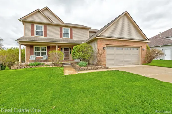 2324 Malena LN, Oxford Charter Township, MI 48371