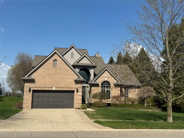 419 Roundview DR, Rochester, MI 48307