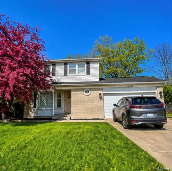 21059 Tiffany DR, Woodhaven, MI 48183