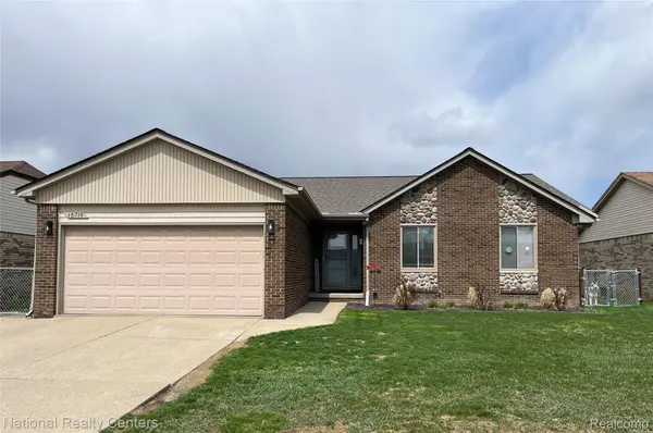 15719 Golden DR, Macomb Township, MI 48044