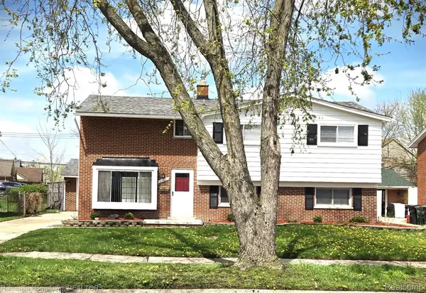 29600 Pickford ST, Livonia, MI 48152