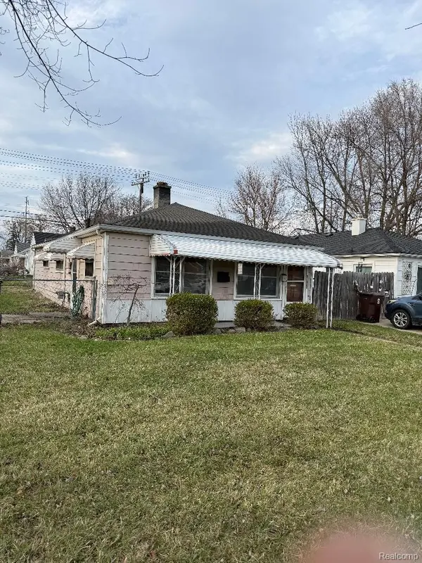 31682 Carlisle Pkwy, Wayne, MI 48184