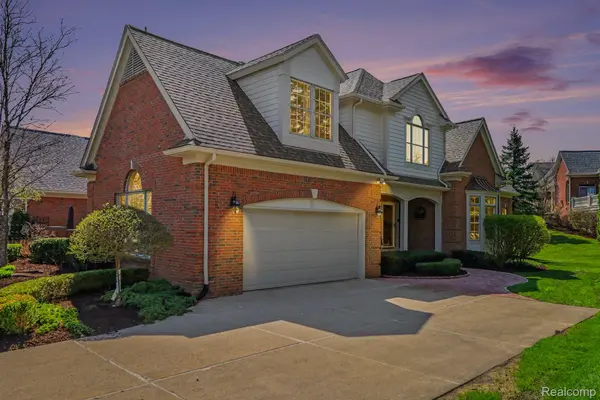 2869 Hastings CT, Oakland Charter Township, MI 48306