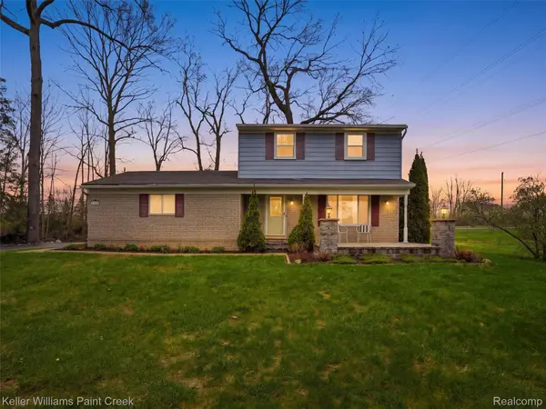 3154 Branch CT, Wixom, MI 48393